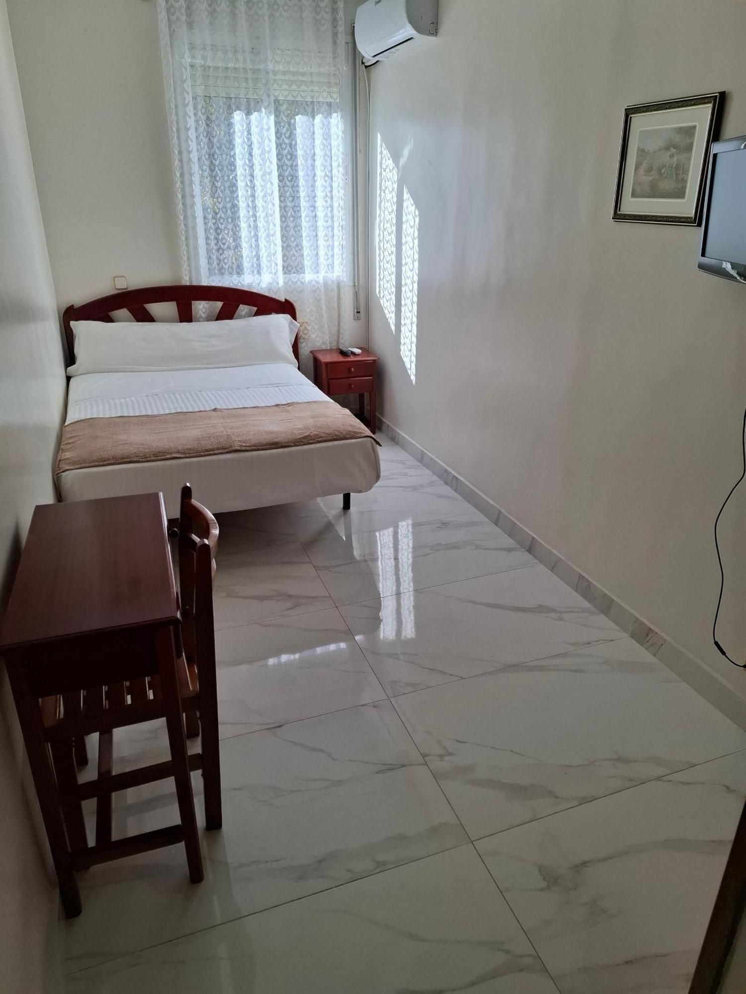 Hostal Villamanez มาดริด ภายนอก รูปภาพ
