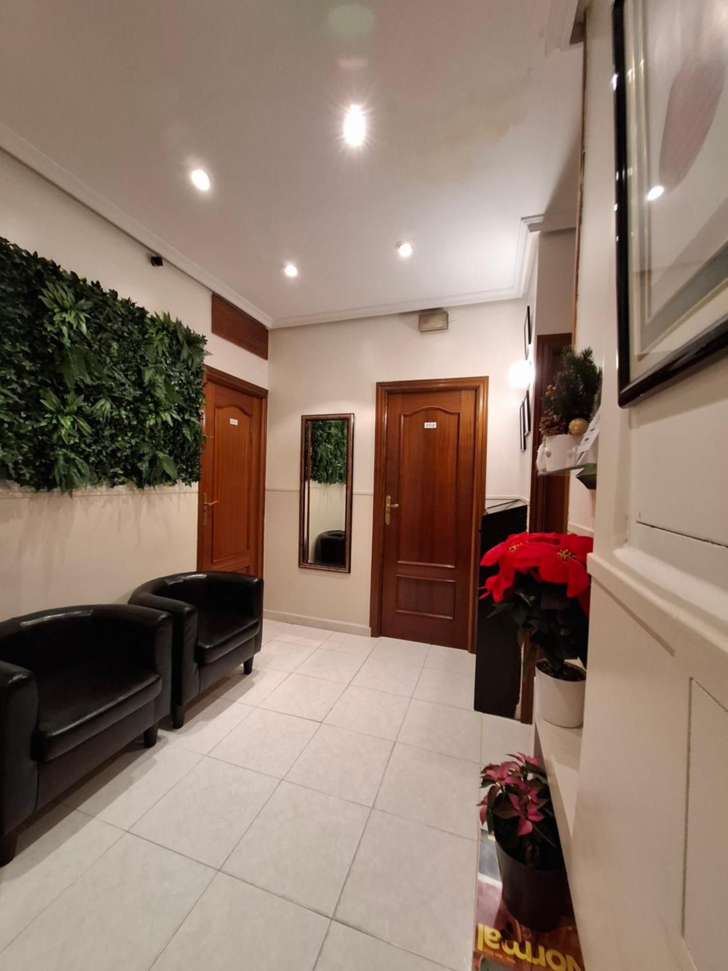 Hostal Villamanez มาดริด ภายนอก รูปภาพ